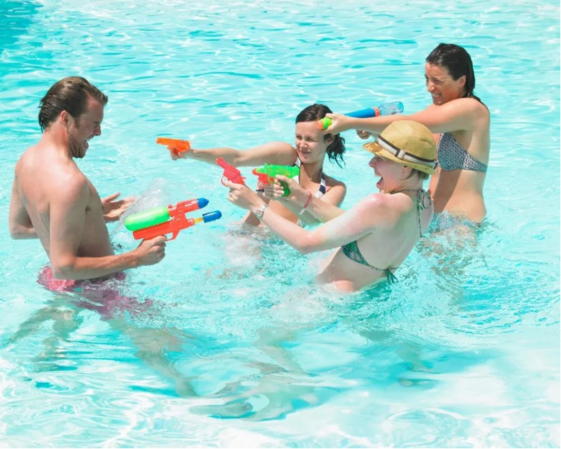 室內泳池什么“咖位”？居然用專業定制的除濕機?。?！