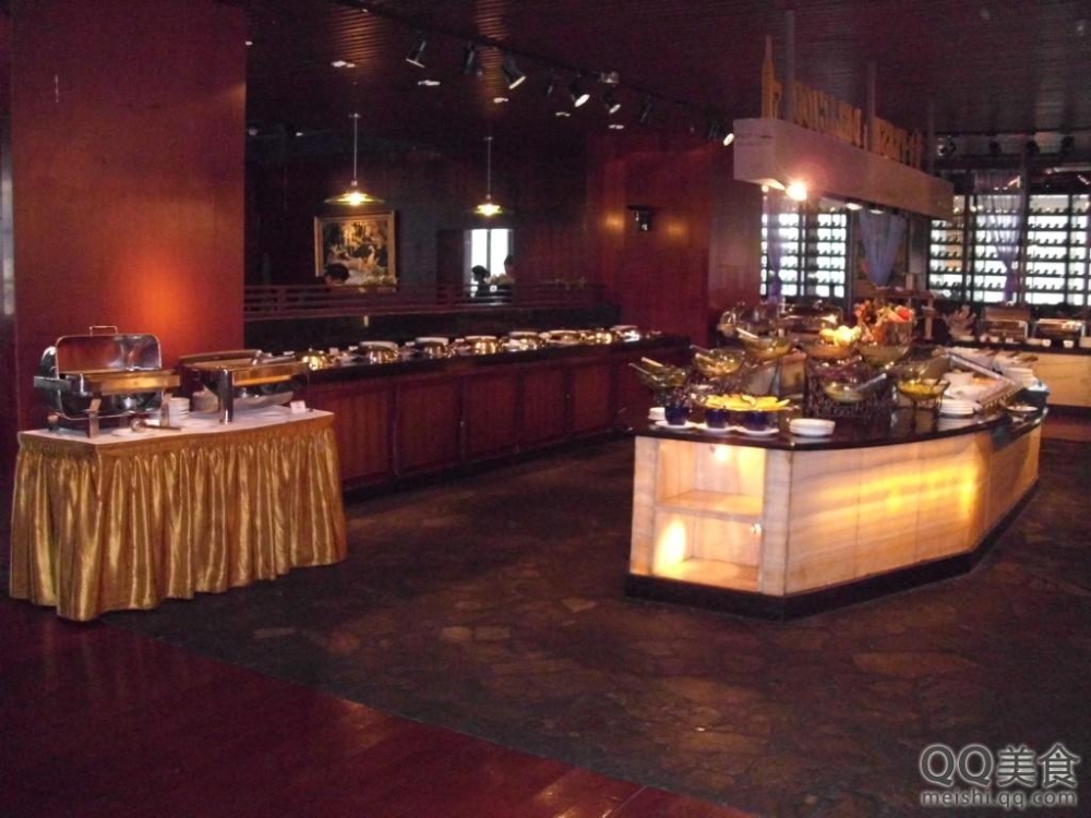 餐廳/餐館陰雨天地面潮濕總么辦