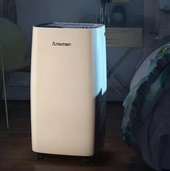 冬季羊舍濕度大,養(yǎng)羊戶如何應對啊?