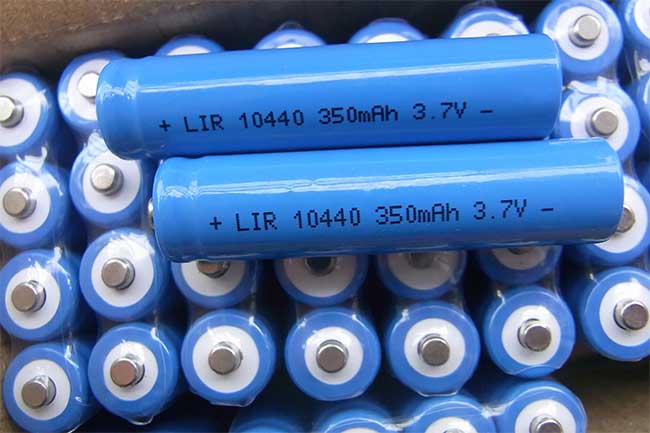 鋰電池生產(chǎn)車間濕度怎么控制?鋰電池車間用除濕機